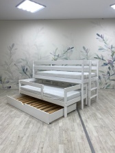 Кровать двойная деревянная «Массив 014 + 015» лестница с торца