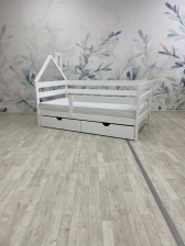 Кровать деревянная «Массив 010» домик